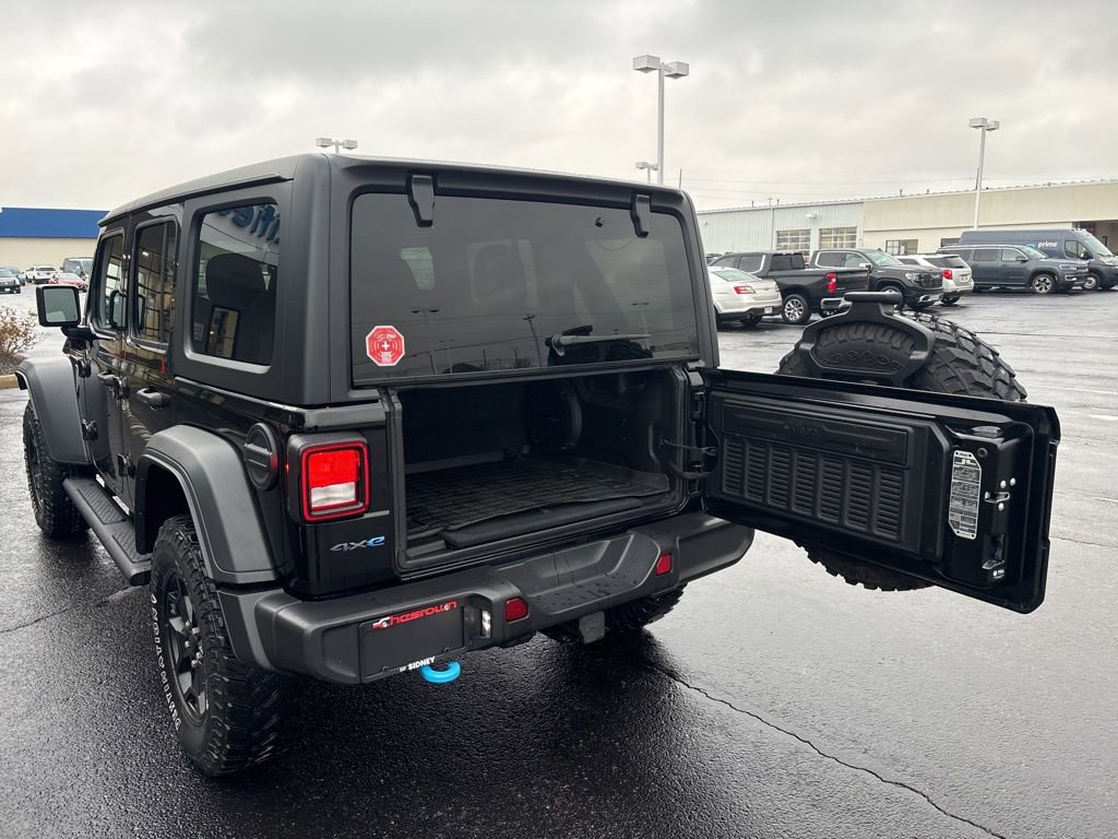 Used 2023 Jeep Wrangler Unlimited w/ Cold Weather Group image 13