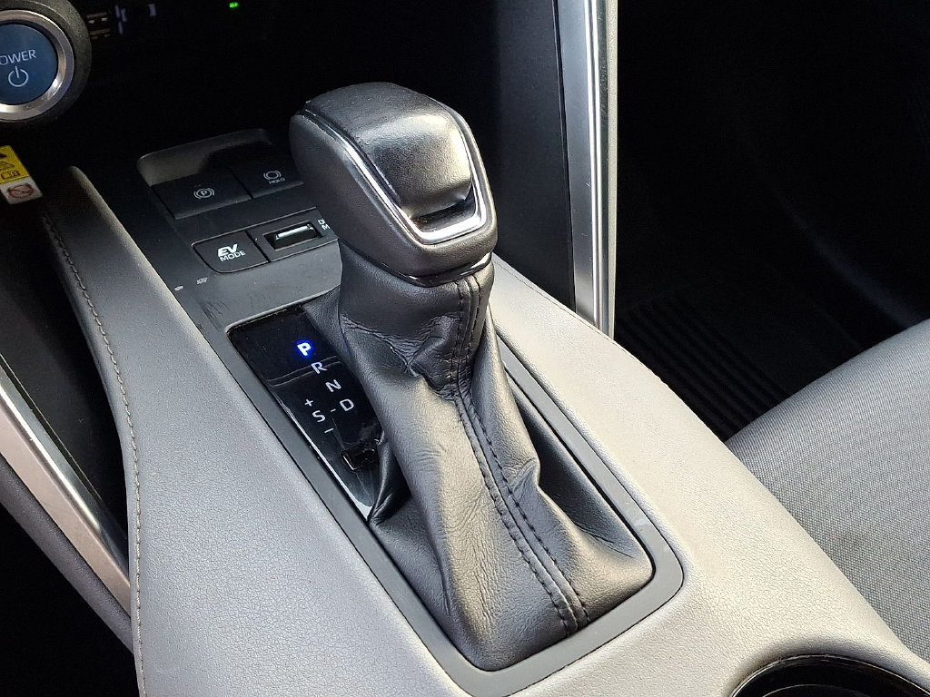 Used 2022 Toyota Venza LE AWD/4WD image 15