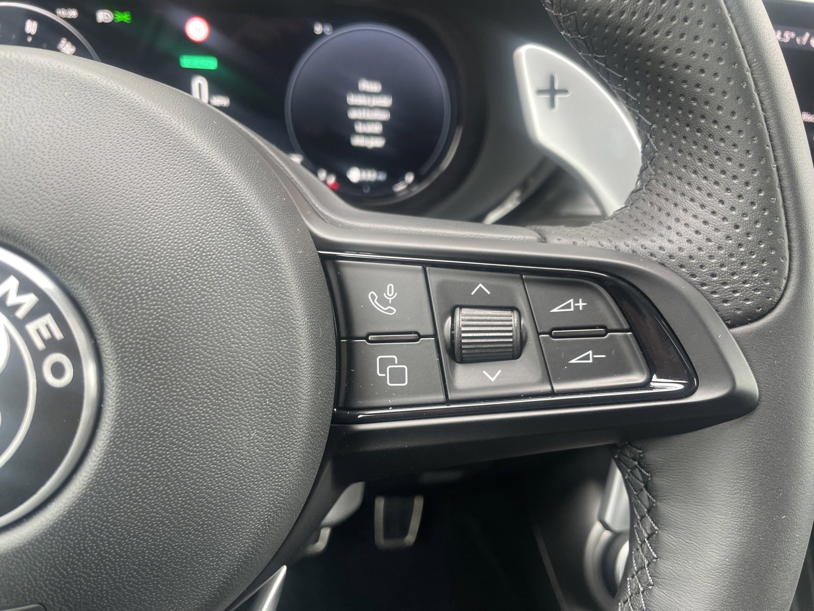 New 2024 Alfa Romeo Tonale Veloce w/ Active Assist Package image 21