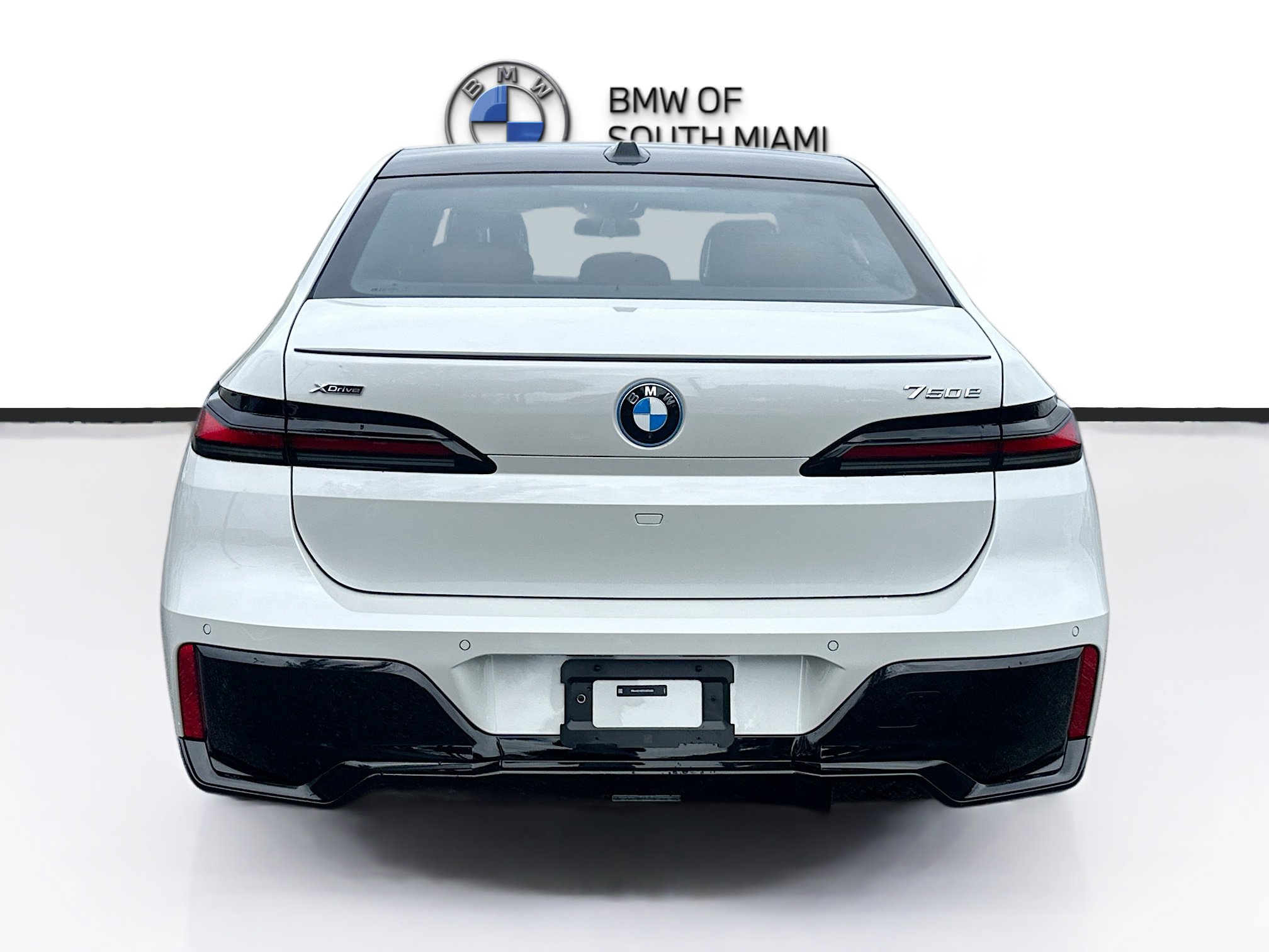 New 2026 BMW 750e xDrive image 5