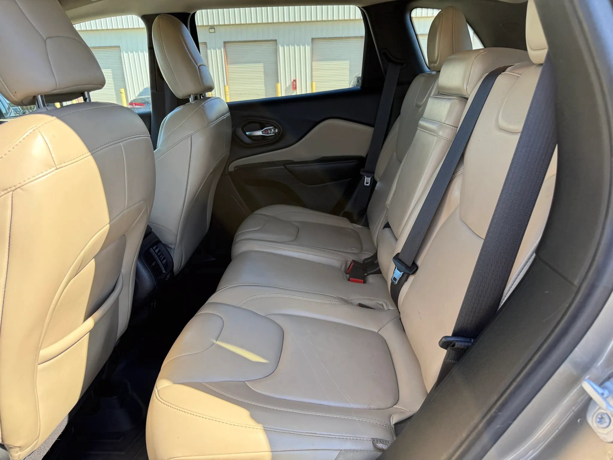 Used 2017 Jeep Cherokee Limited AWD/4WD image 21