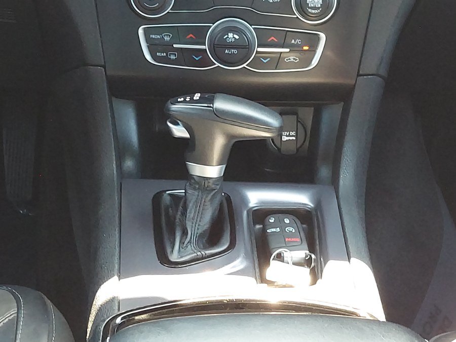 Used 2017 Dodge Charger SXT w/ AWD Plus Group image 14