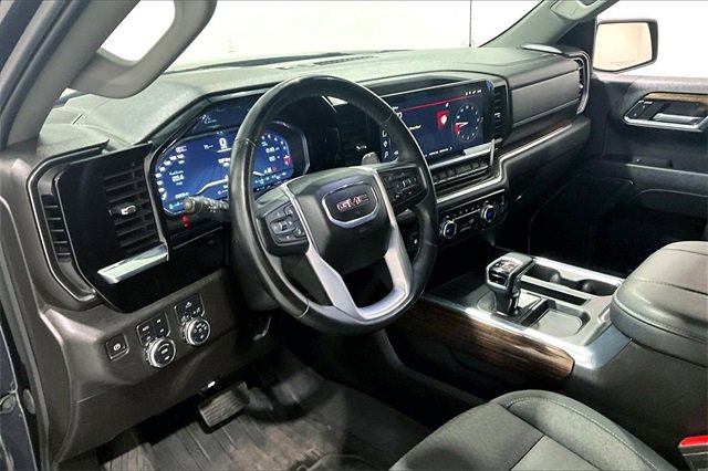 Used 2024 GMC Sierra 1500 Elevation image 18