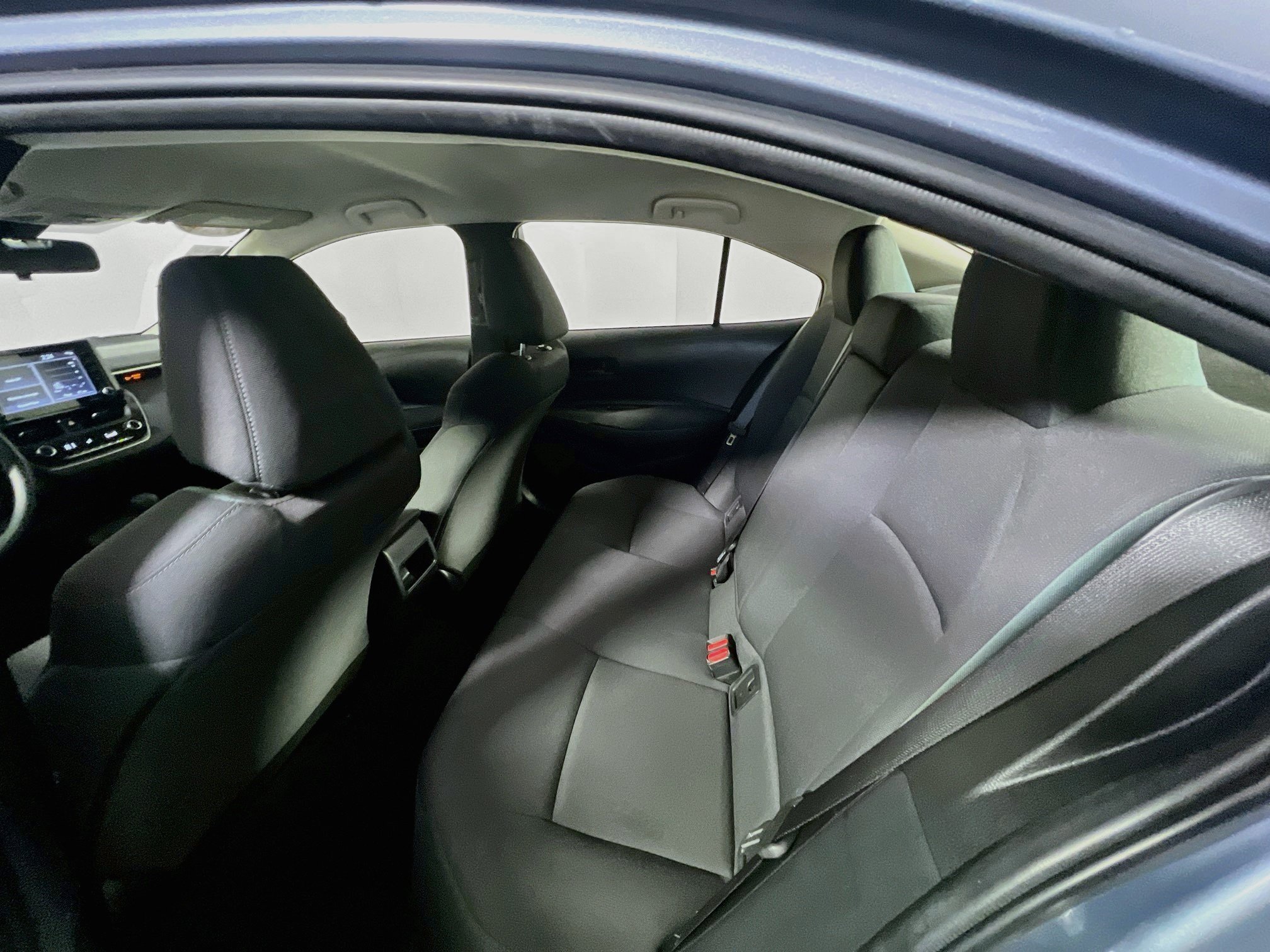 Used 2022 Toyota Corolla LE FWD image 28