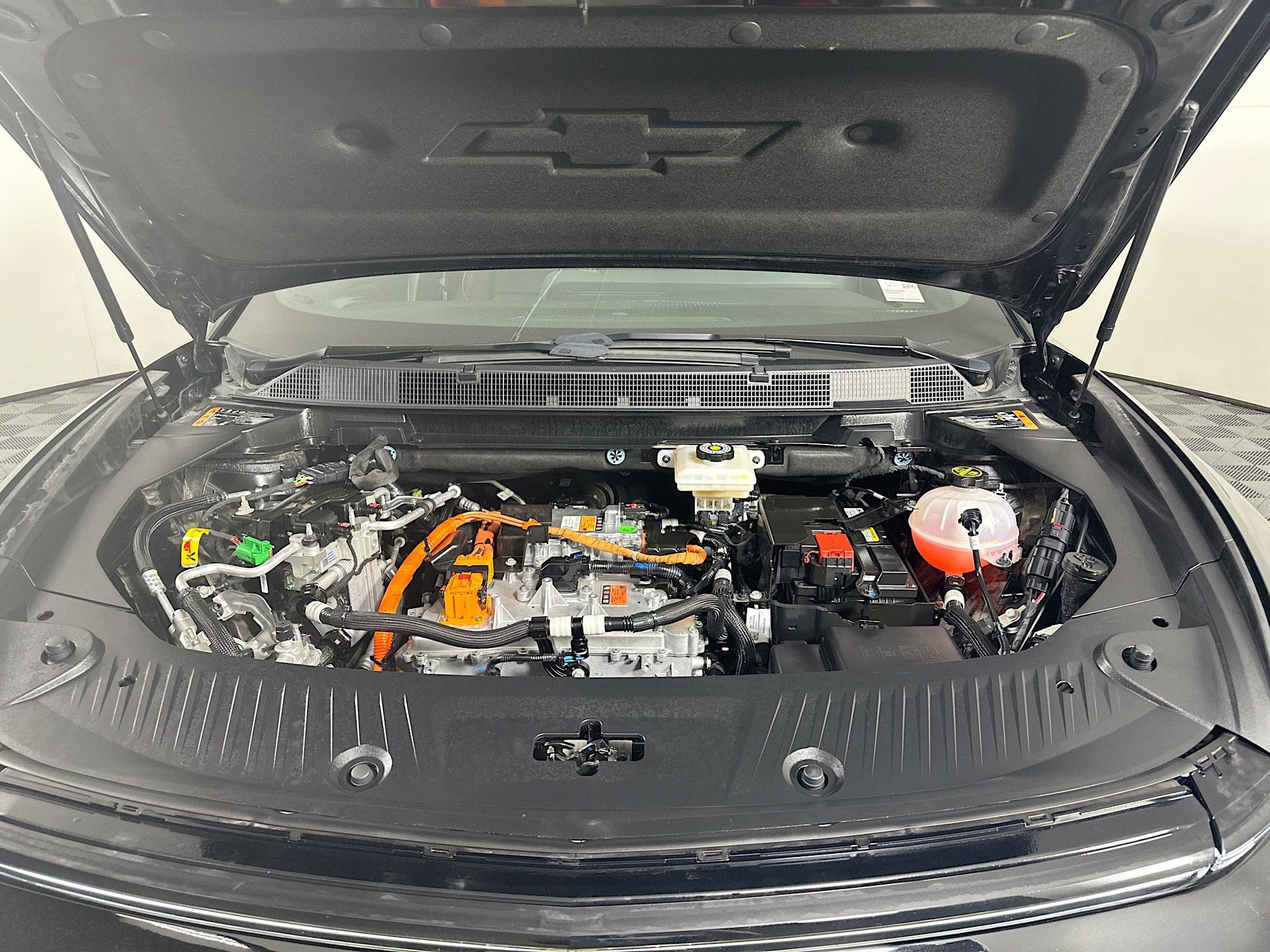 Used 2024 Chevrolet Equinox EV RS FWD image 34