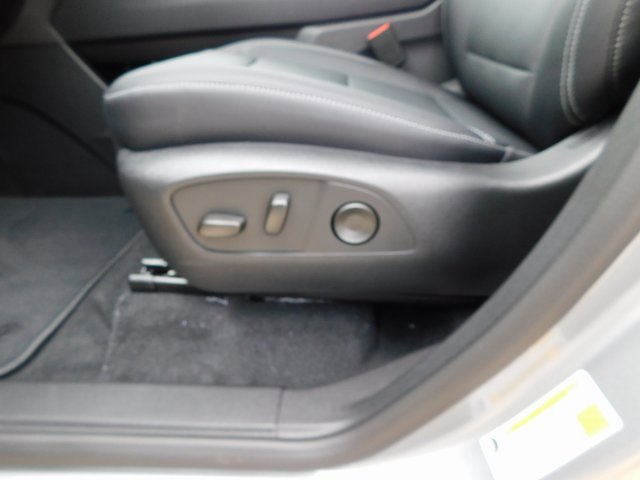 New 2026 Chevrolet Traverse LT w/ Sun and Wheel Package image 14