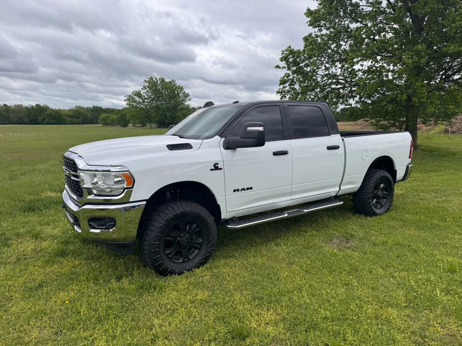 Used 2024 RAM 2500 Big Horn w/ Off Road Package AWD/4WD image 1