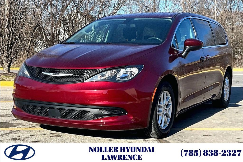Used 2022 Chrysler Voyager LX