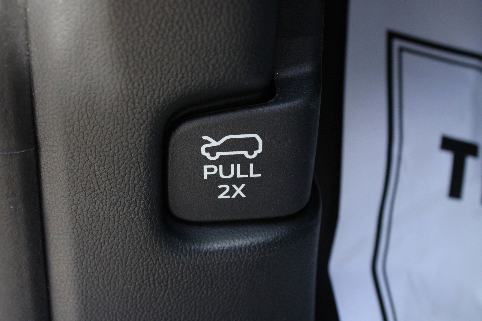 Used 2022 Ford Explorer ST w/ Equipment Group 401A AWD/4WD image 26