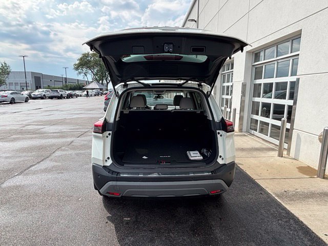 Used 2023 Nissan Rogue SV AWD/4WD image 7