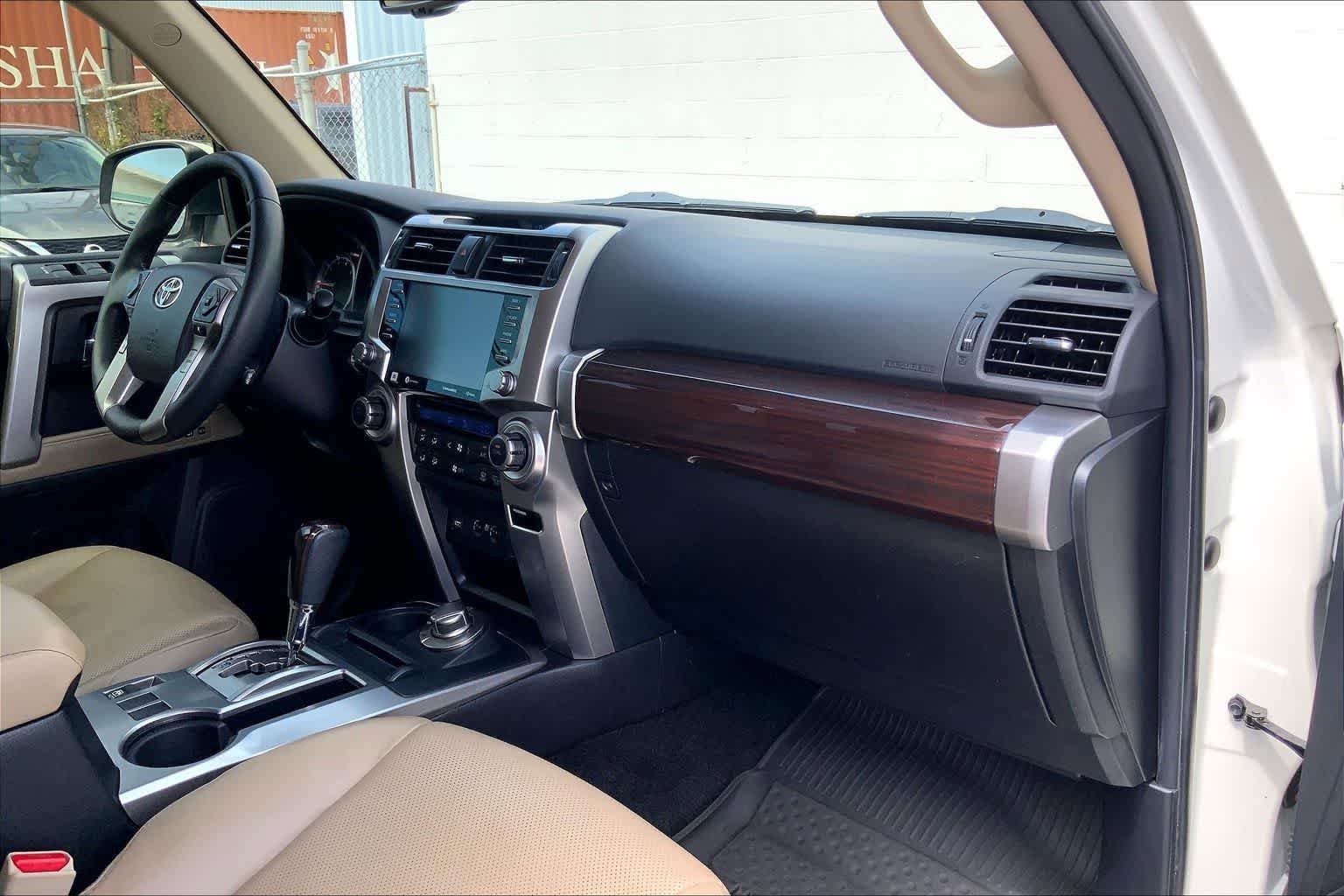 Used 2022 Toyota 4Runner Limited AWD/4WD image 24
