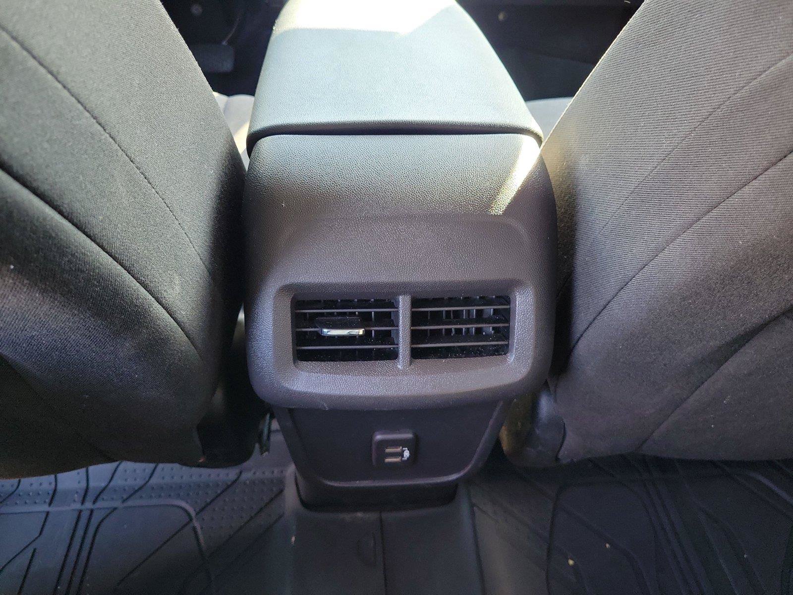 Used 2024 Chevrolet Equinox LT FWD image 11