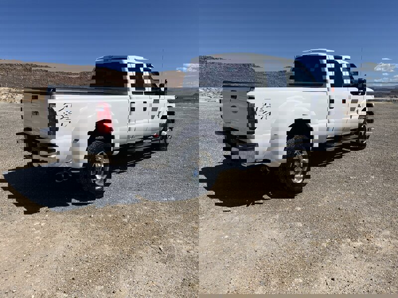 Used 2015 Ford F350 XLT w/ XLT Premium Package image 3