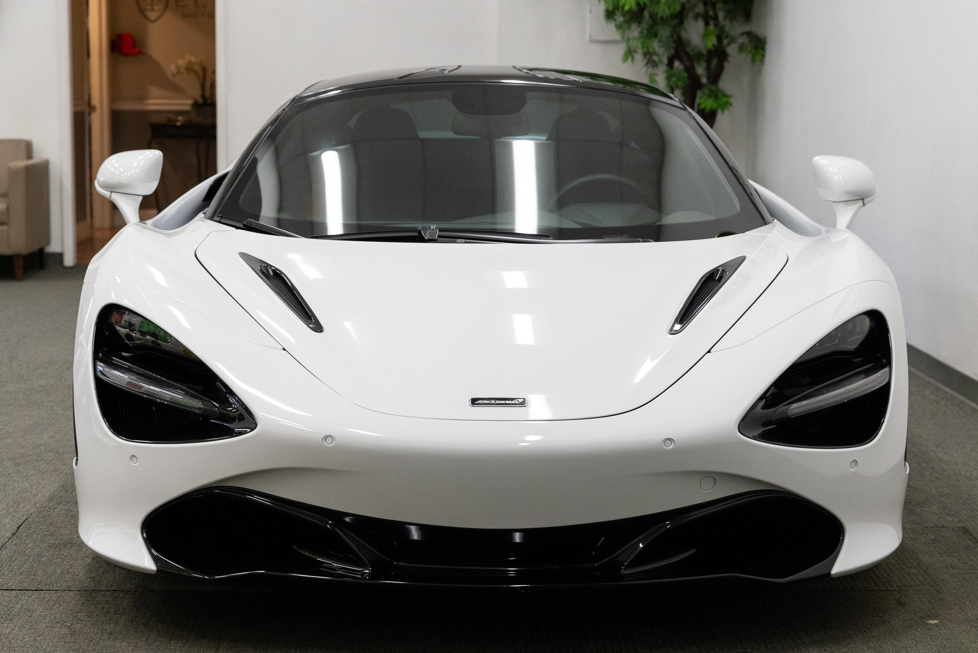Used 2019 McLaren 720S Luxury RWD image 10