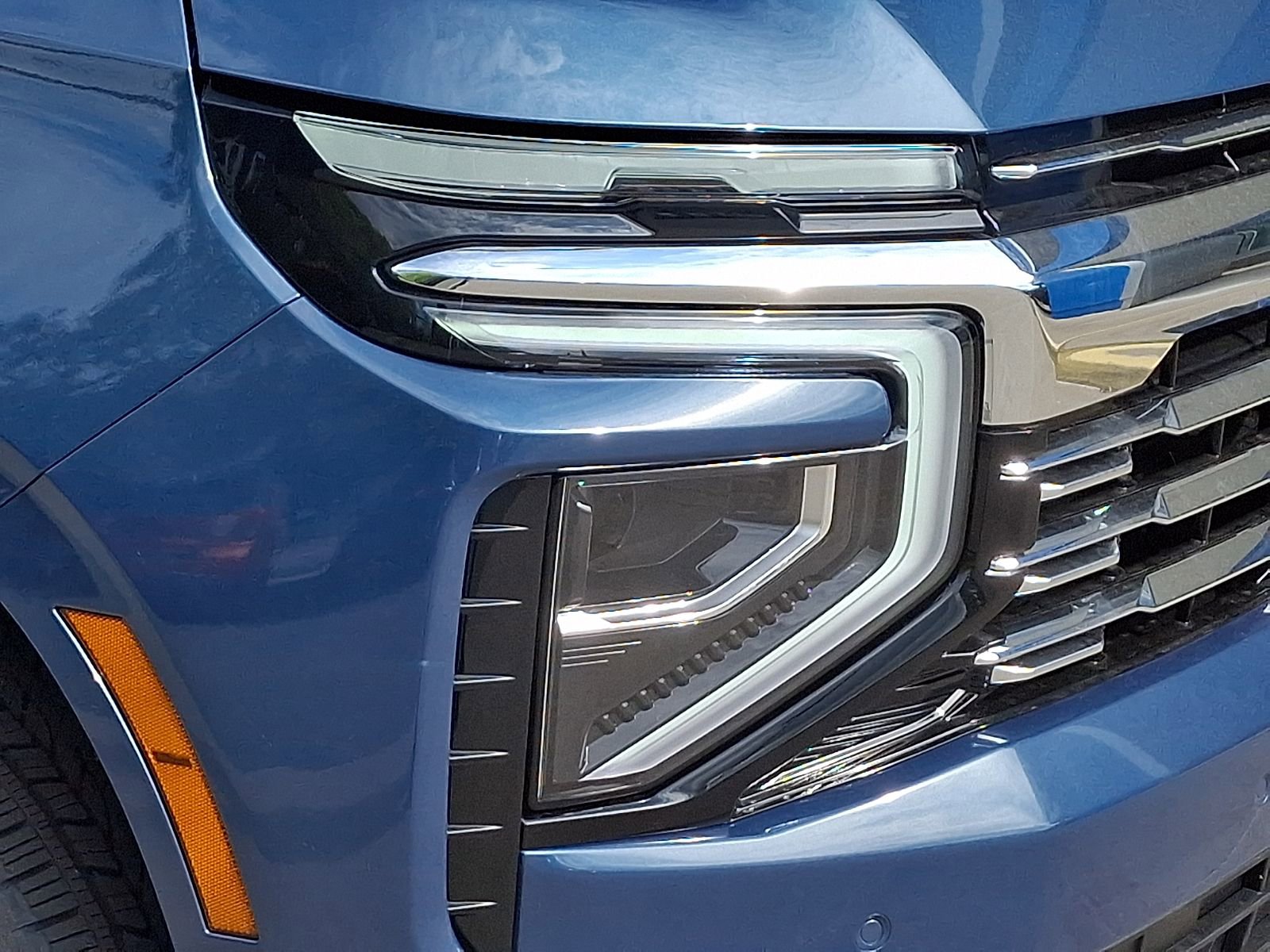 New 2026 Chevrolet Suburban Premier w/ Sun And Tow Package AWD/4WD image 9