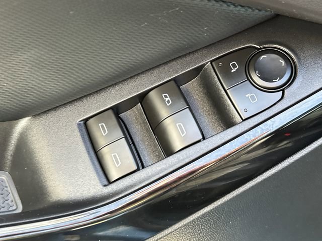 Used 2026 Chevrolet Equinox LT w/ Convenience Package II image 24