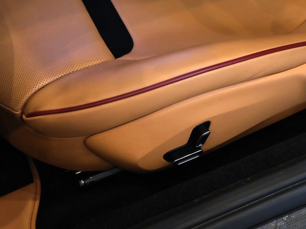 Certified 2022 Ferrari Roma RWD image 74