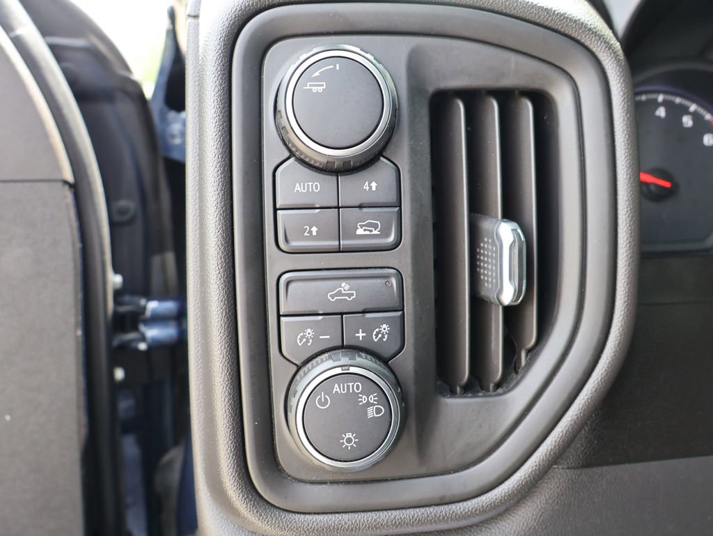 Used 2021 Chevrolet Silverado 1500 Custom AWD/4WD image 12