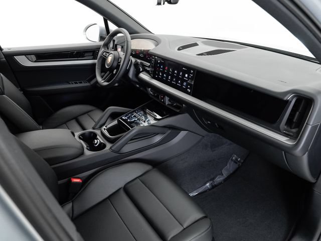 Certified 2025 Porsche Cayenne AWD/4WD image 21