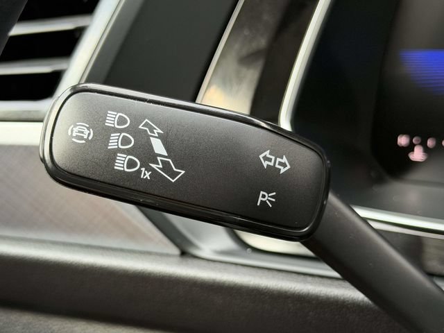 Certified 2023 Volkswagen Jetta SE w/ Panoramic Sunroof Package FWD image 25