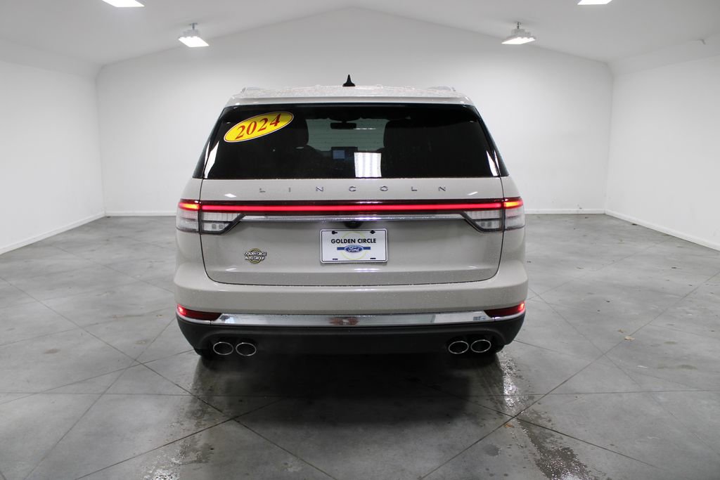 Used 2024 Lincoln Aviator Reserve w/ Equipment Group 201A image 8
