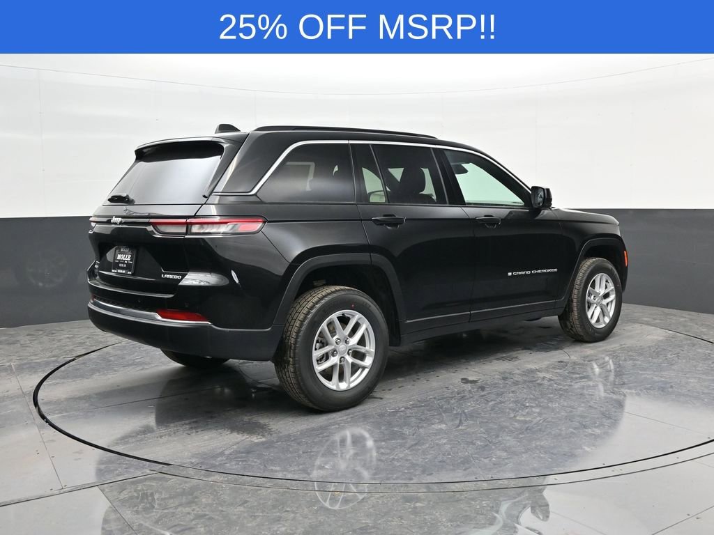 New 2025 Jeep Grand Cherokee Laredo X w/ Luxury Tech Group I AWD/4WD image 6