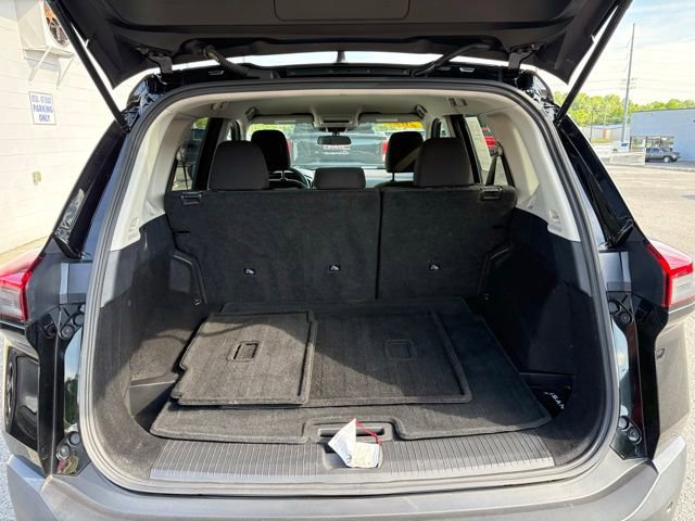 Used 2023 Nissan Rogue S AWD/4WD image 30