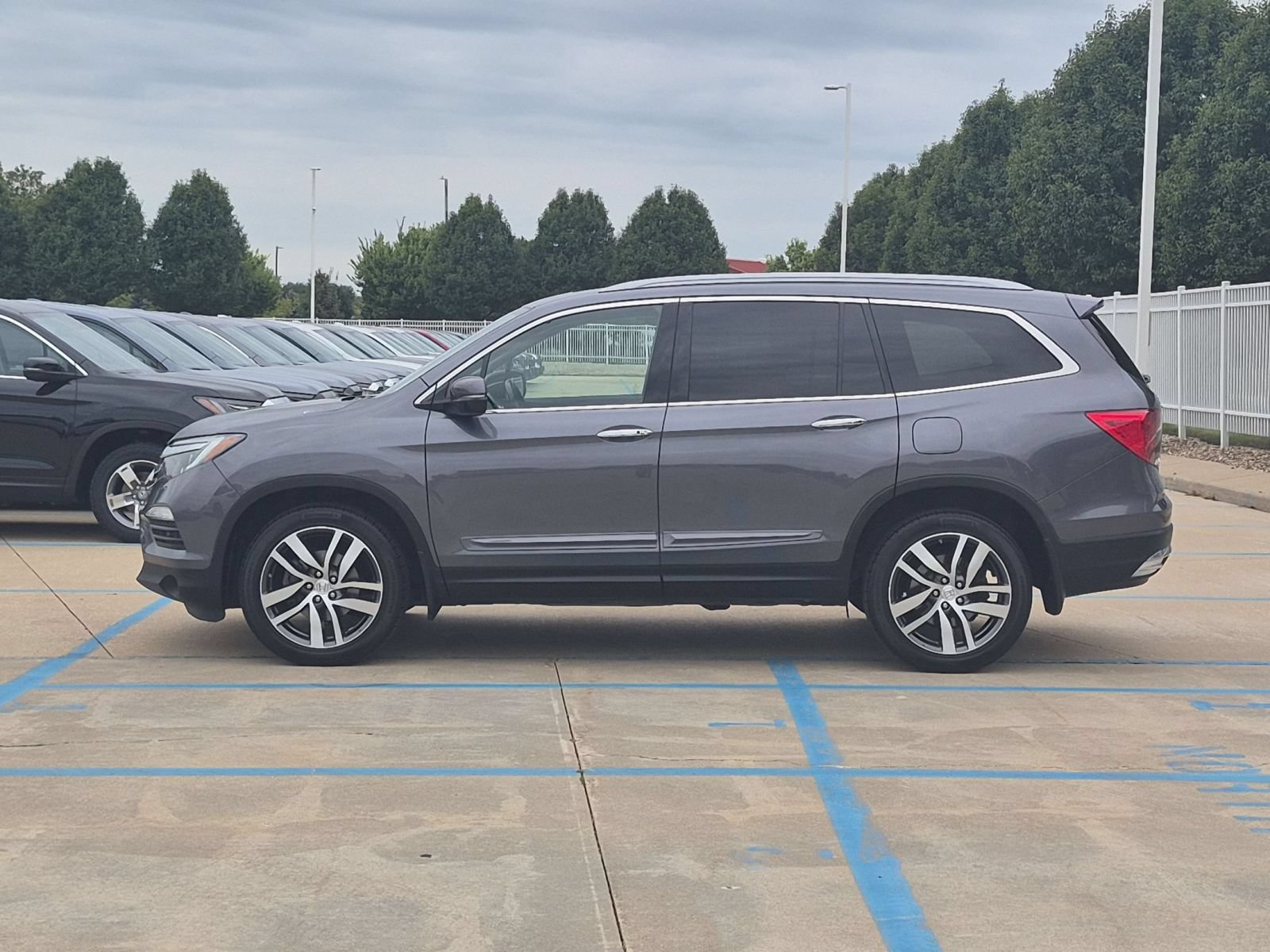Used 2016 Honda Pilot Touring image 10