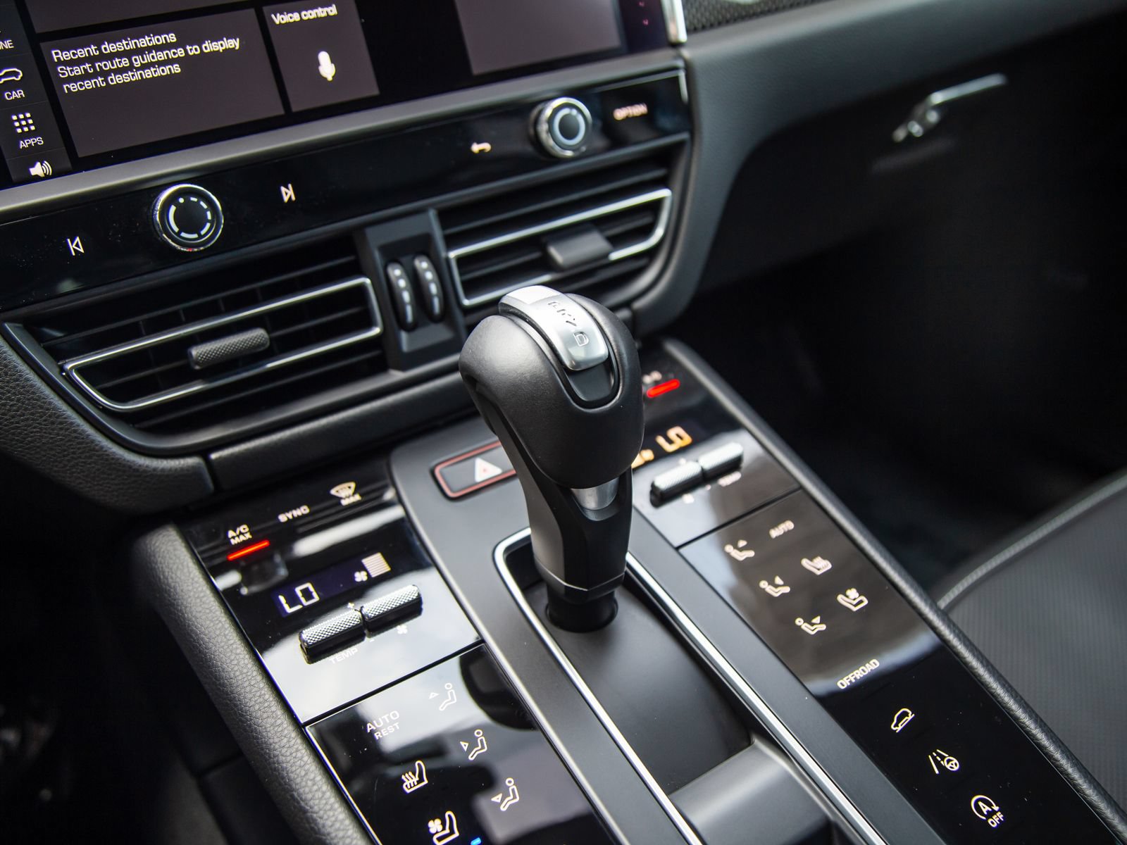 Certified 2026 Porsche Macan S AWD/4WD image 22