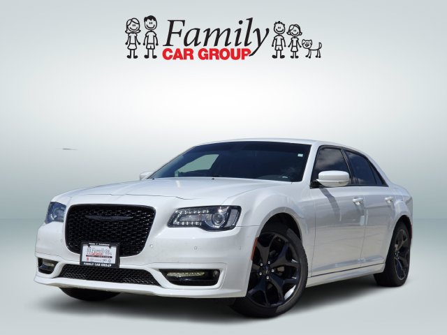 Used 2023 Chrysler 300 Touring L w/ Comfort Group
