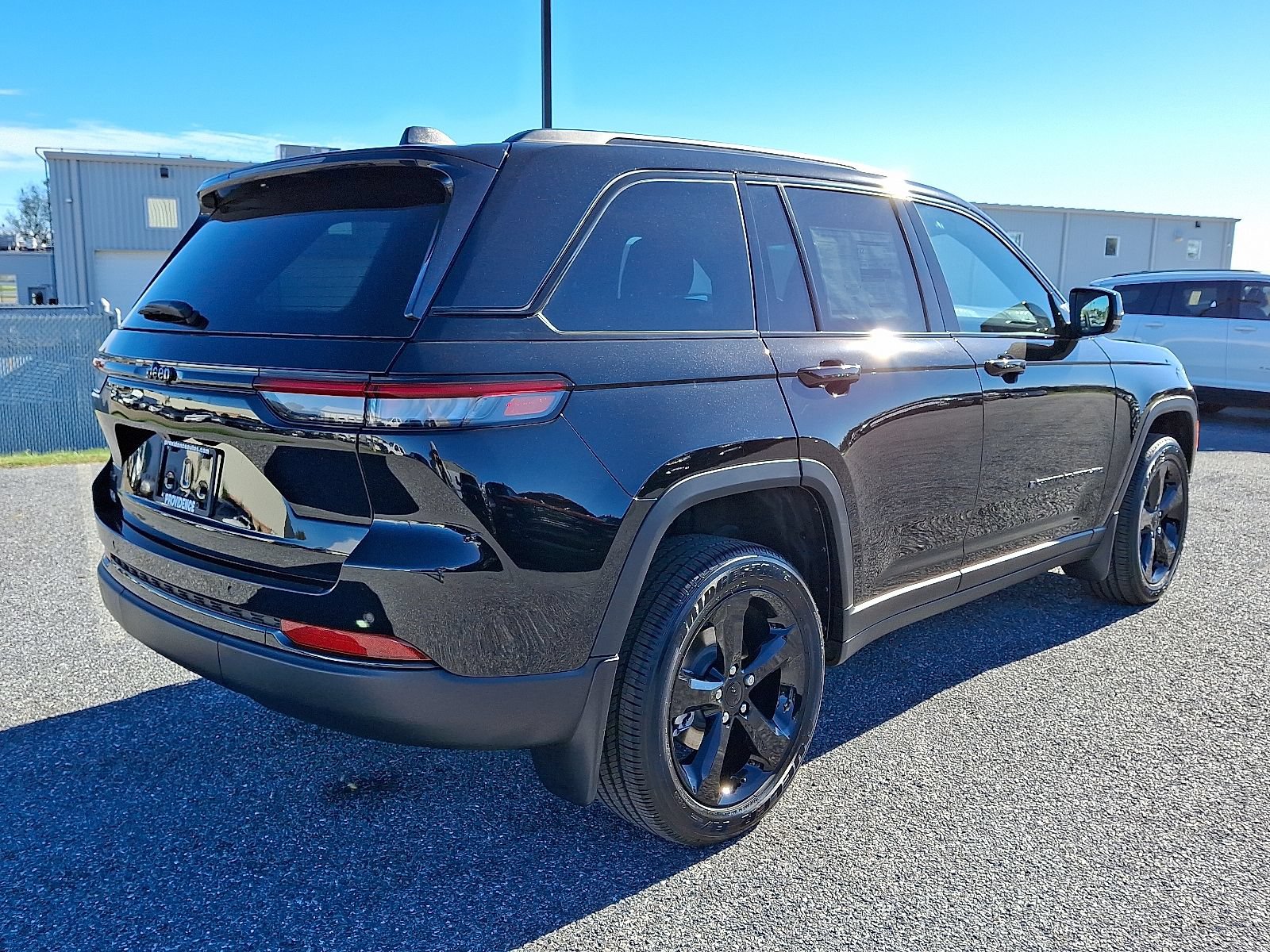 New 2025 Jeep Grand Cherokee Altitude AWD/4WD image 4