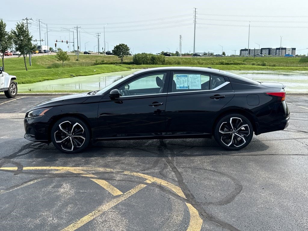 Used 2023 Nissan Altima 2.5 SR AWD/4WD image 8