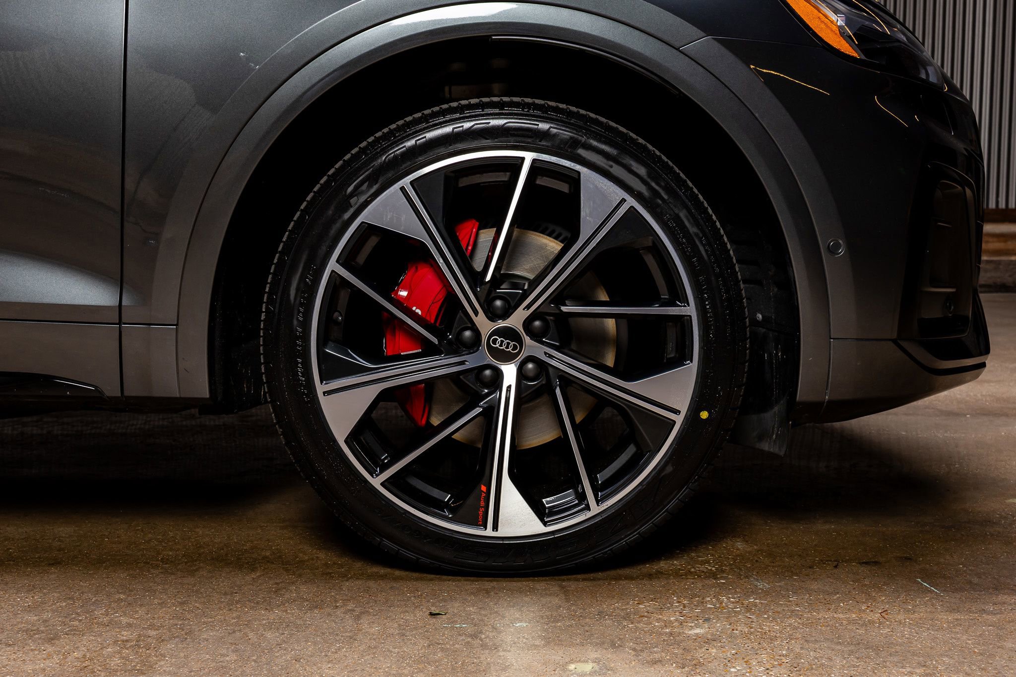 Used 2024 Audi SQ5 Prestige image 11