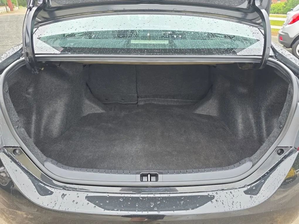 Used 2019 Toyota Corolla SE FWD image 41