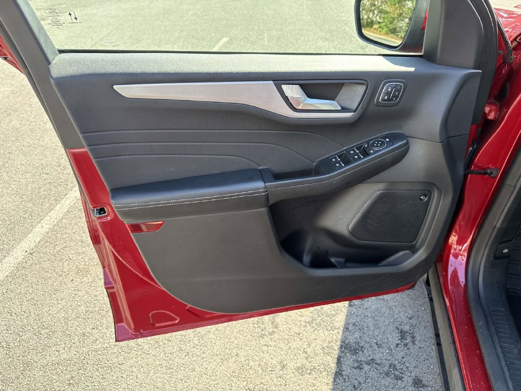 Used 2023 Ford Escape SE w/ PHEV Premium Package FWD image 27