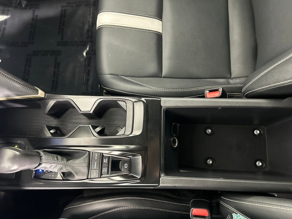 Used 2025 Toyota Camry SE image 14