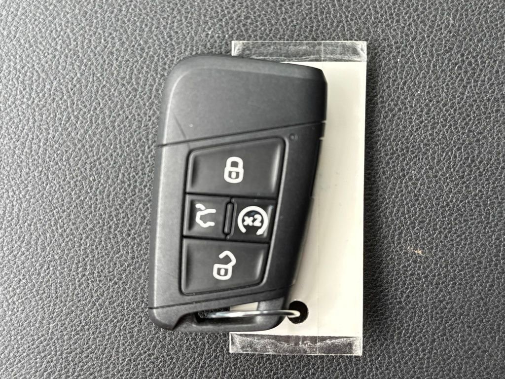 Used 2024 Volkswagen Taos SE image 17