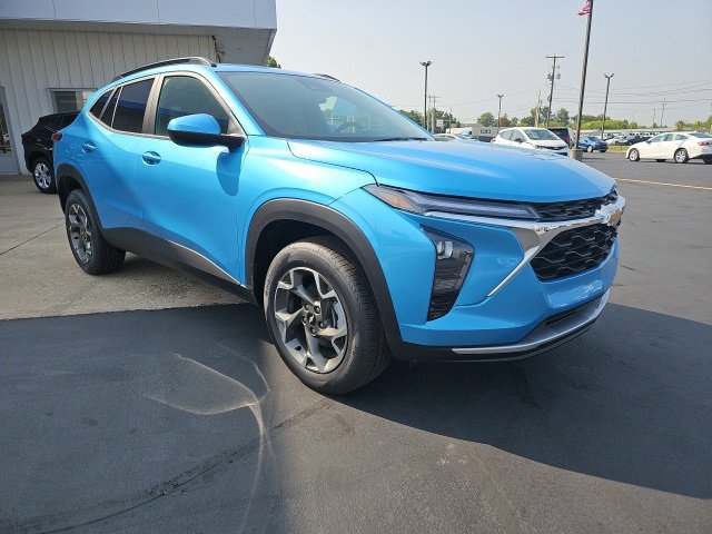 New 2025 Chevrolet Trax LT w/ Sunroof Package image 4
