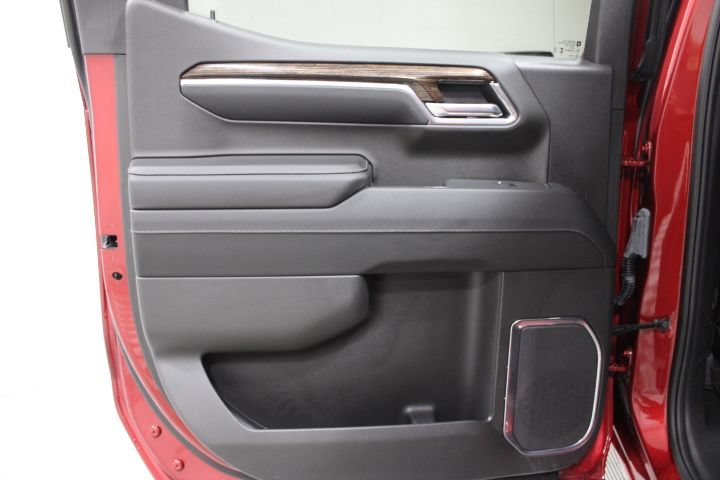Used 2024 GMC Sierra 1500 Elevation w/ LPO, Elevation Black Package AWD/4WD image 22
