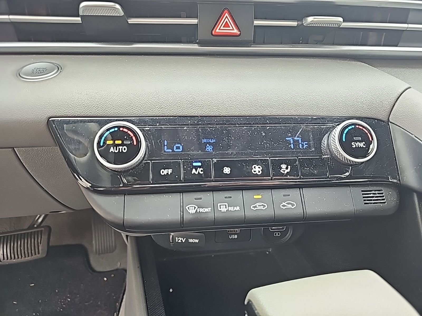 Used 2023 Hyundai Elantra SEL image 14