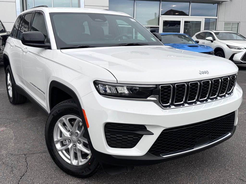 New 2026 Jeep Grand Cherokee Laredo AWD/4WD image 1