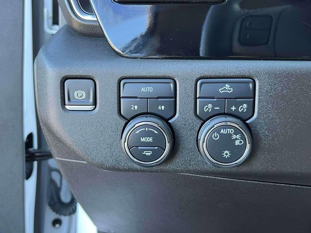 Certified 2025 Chevrolet Silverado 1500 LT w/ Protection Package AWD/4WD image 21