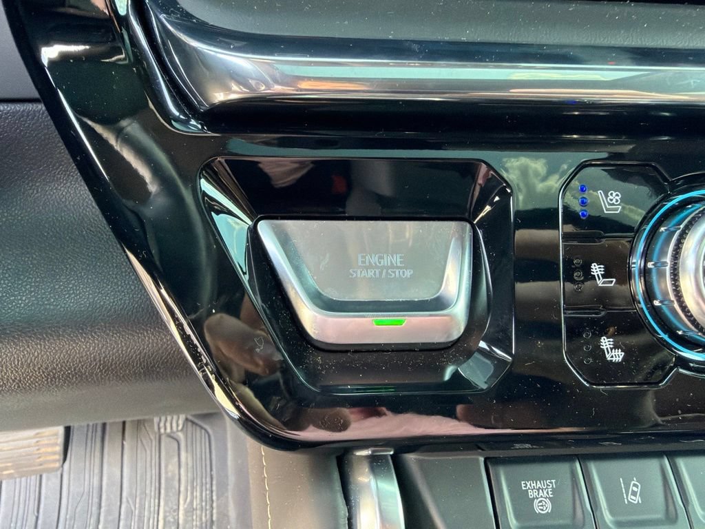 Used 2025 GMC Sierra 2500 Denali Ultimate AWD/4WD image 14