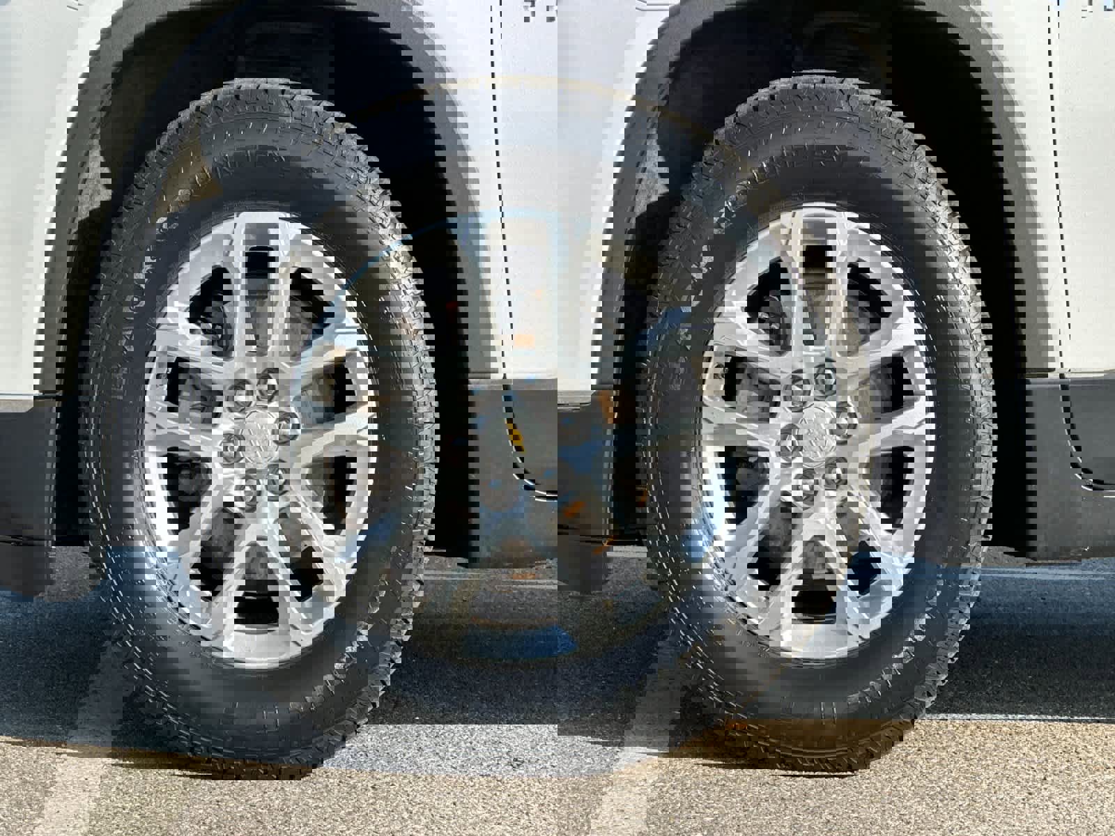 Used 2019 Chevrolet Traverse LT image 32