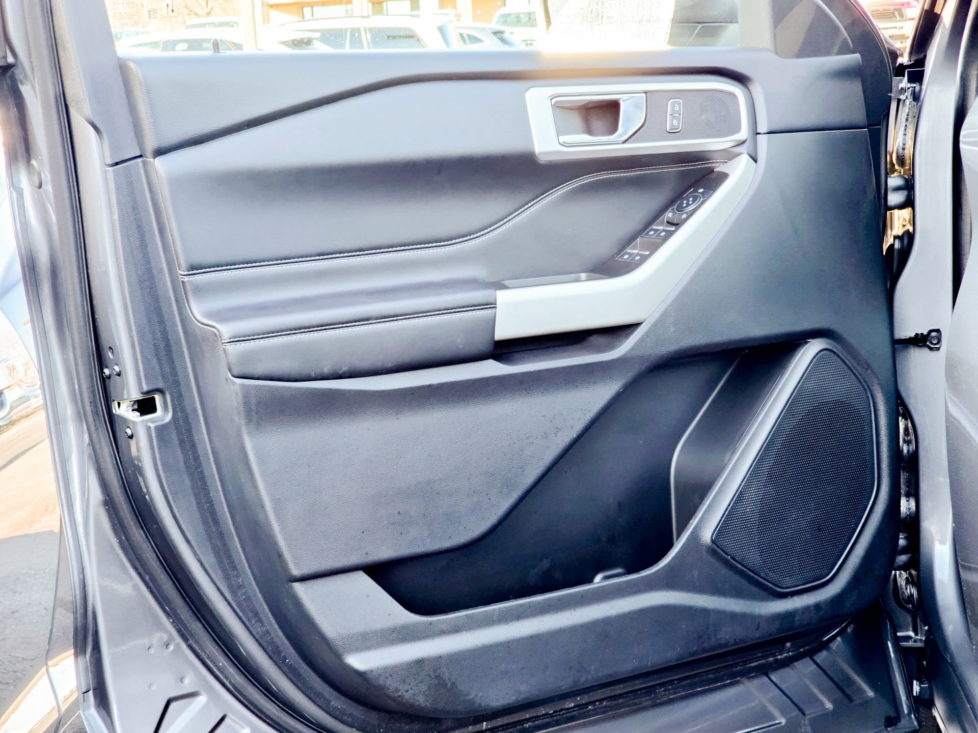 Used 2023 Ford Explorer XLT image 24