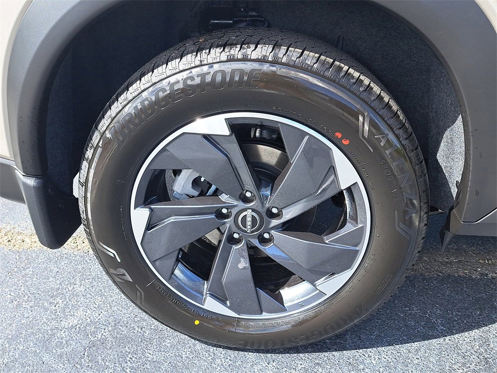 New 2026 Nissan Rogue SV image 8