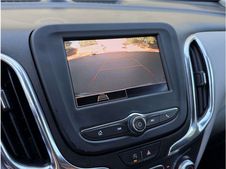 Used 2023 Chevrolet Equinox LS w/ LS Convenience Package FWD image 17