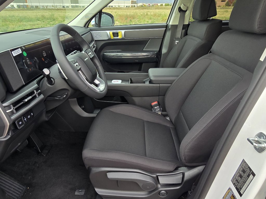 New 2026 Hyundai Santa Fe SE image 12