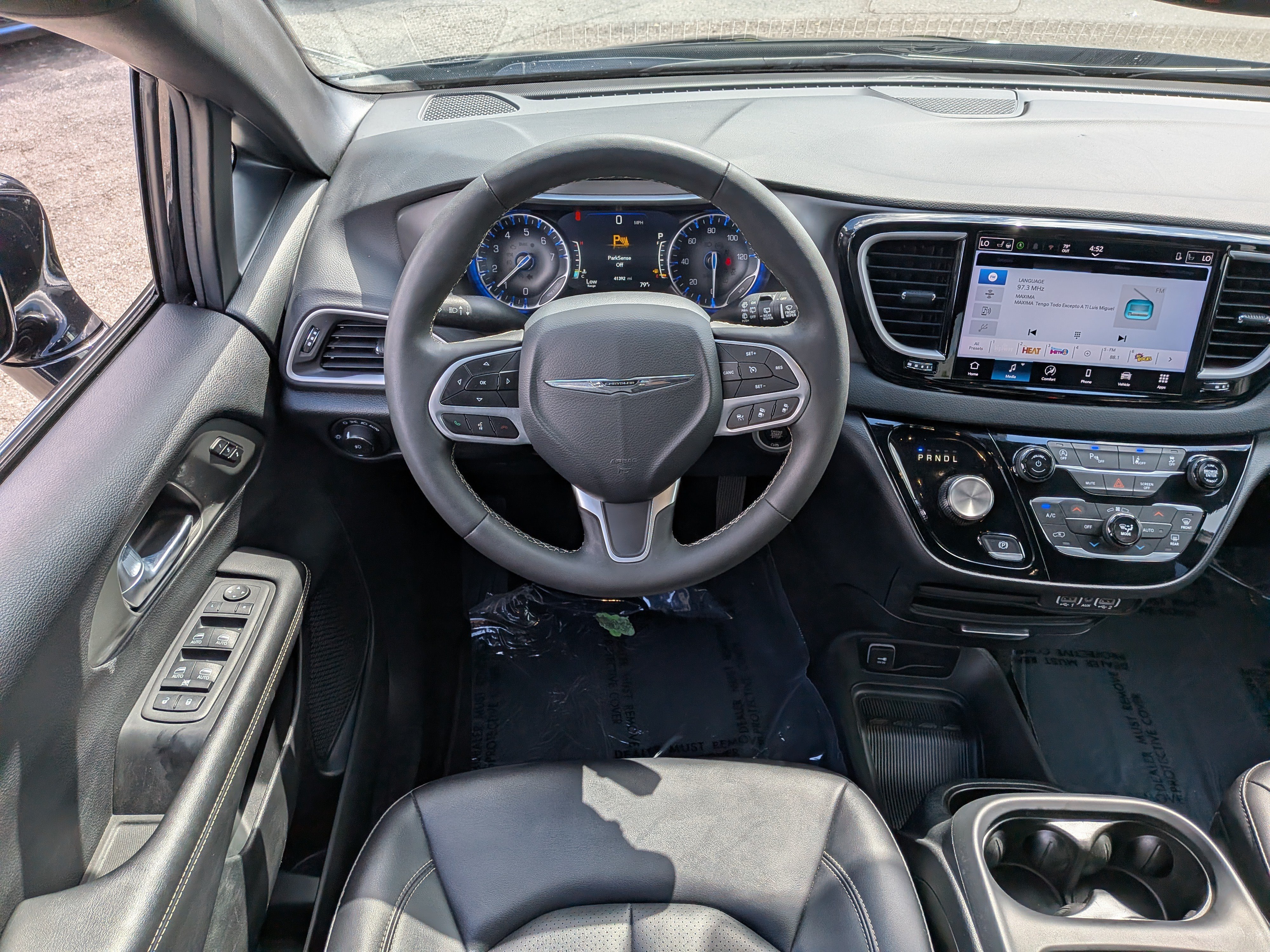 Used 2025 Chrysler Pacifica Select FWD image 18