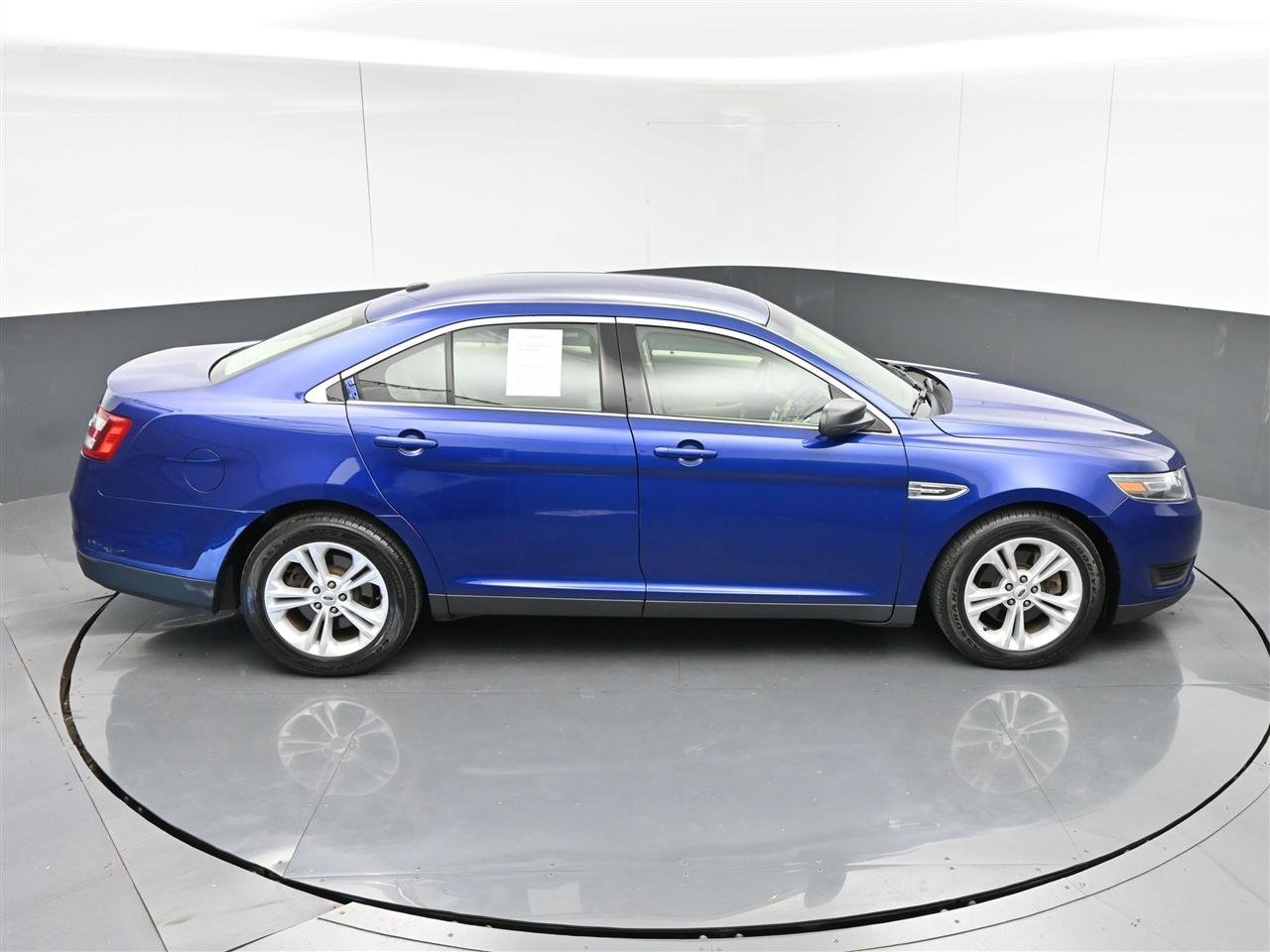Used 2015 Ford Taurus SE FWD image 24